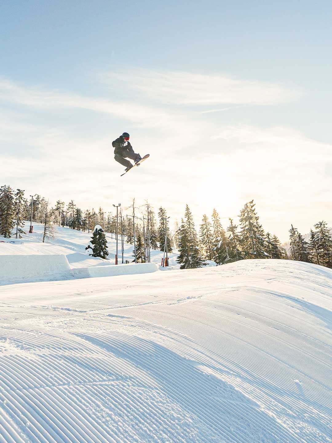 Lautailija hyppää.